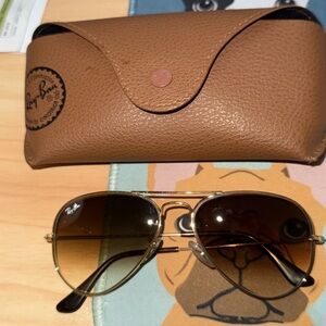 Ray-Ban brown Gold Aviator Sunglasses read description